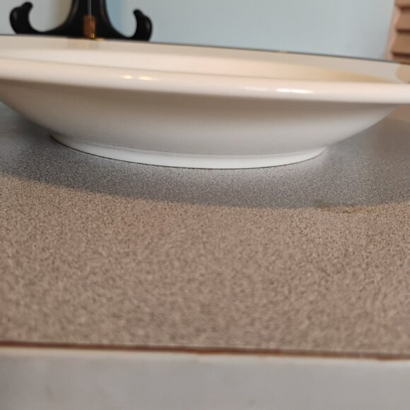 Villeroy and Boch # 0139 F Large Round Serving Bowl - Picture 4 of 5